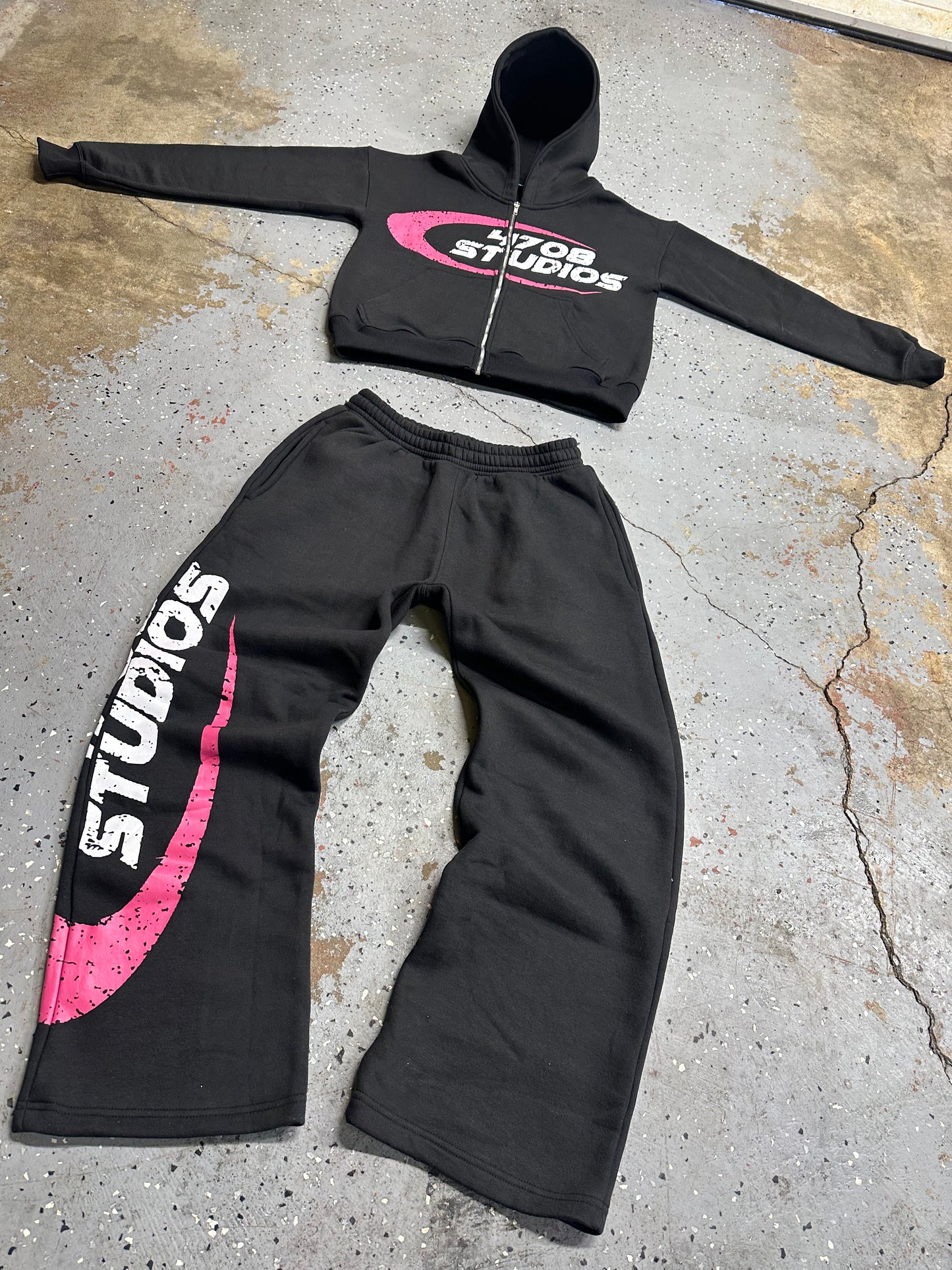Blk/Pink 4708 Essential Sweatsuit